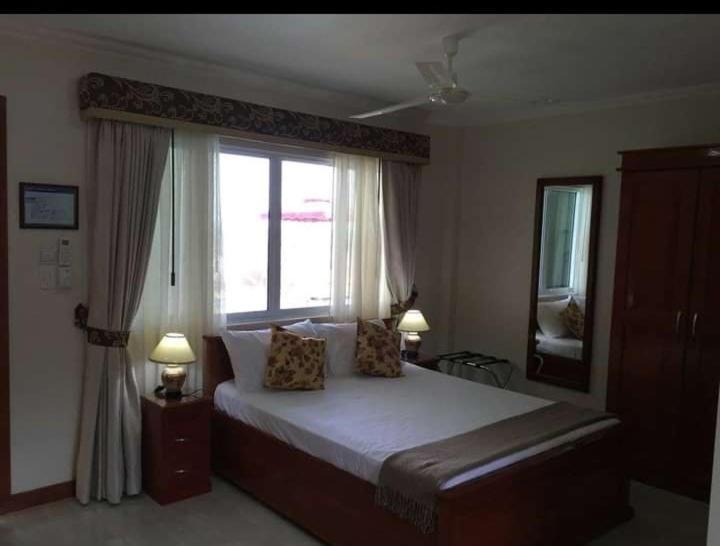 Ocean Breeze Resort Toledo Exteriör bild