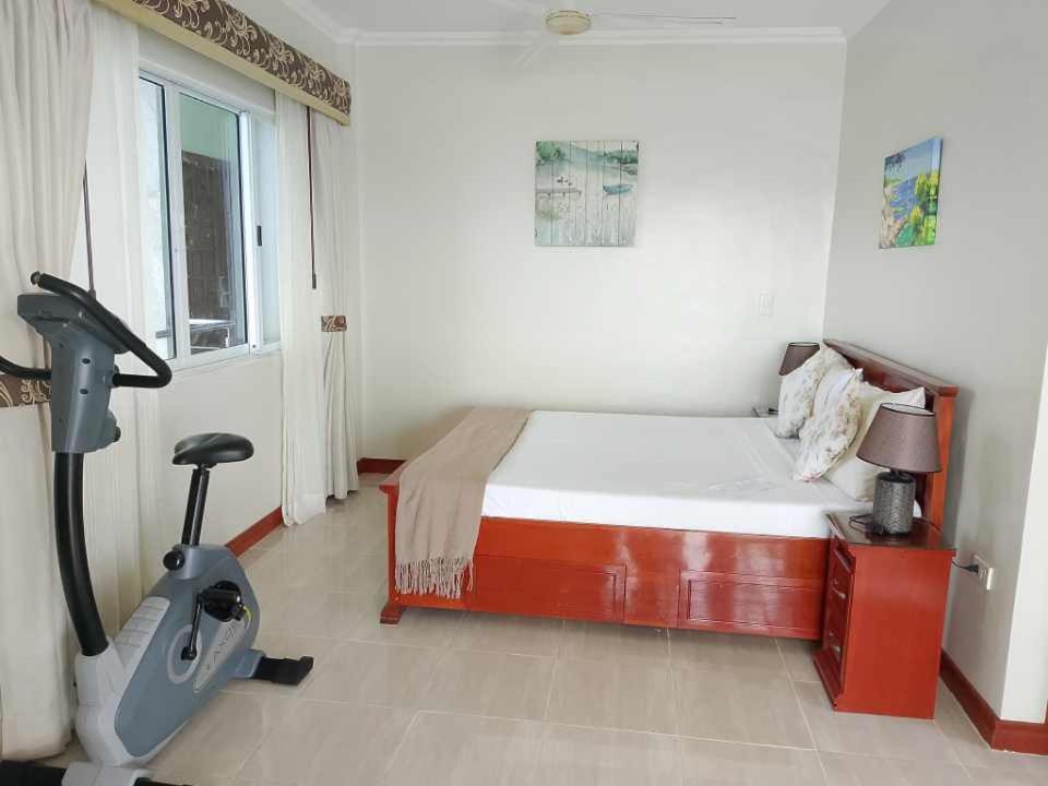 Ocean Breeze Resort Toledo Exteriör bild
